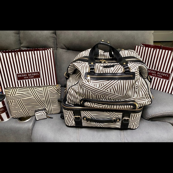 Henri Bendel 4 piece Luggage set 💥 - Picture 4 of 9